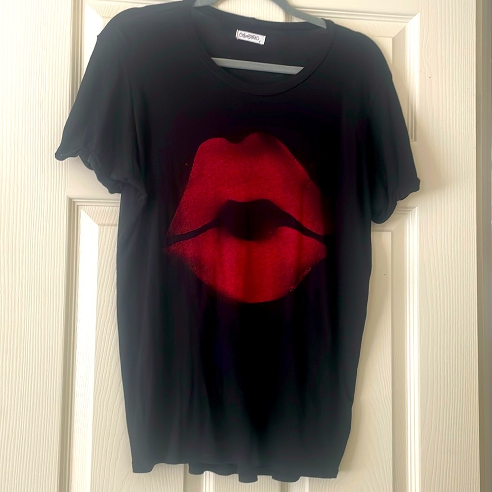 Lauren Moshi Amour lips tee size small